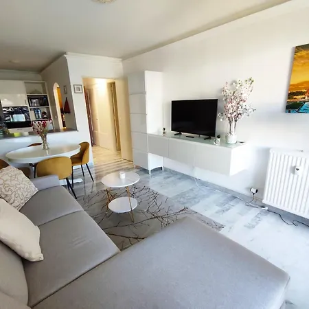 Elegance With Swimming Pool In Antibes