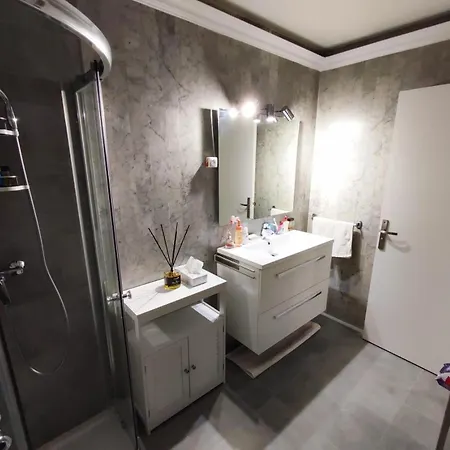 Apartment Elegance With Swimming Pool In Antibes