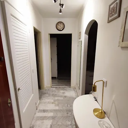 Apartment Elegance With Swimming Pool In *