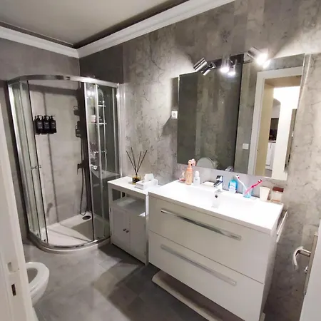 With Swimming Pool In Apartamento Antibes